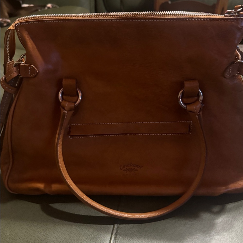 Italian designer Cavalcanti Camel Leather Tote with Structured Design - Picture 8 of 9